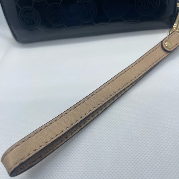 Michael Kors black patent leather zip wallet,EUC - Picture 3 of 15